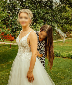 Tylové svadobné šaty s čipkou - 2