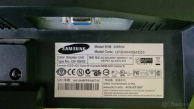 19" LCD monitor Samsung - 2