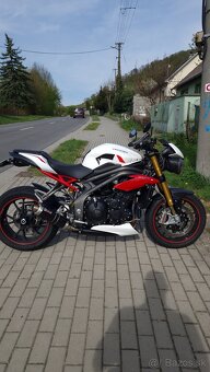 Triumph speed triple R 1050 - 2