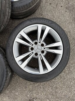 Sada letných pneumatík a diskov Mercedes 235/45 R17 - 2
