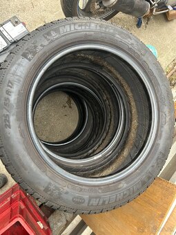 Pneu 225/55R17 - 2