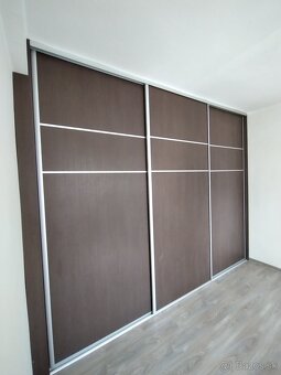 Vstavaná skriňa na predaj - 2