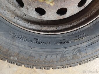 Predám pneumatiky s diskami 225/70R15C - 2