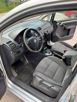 Volkswagen Touran 2.0 TDI, 77 kW, r.v. 2006, automat – Žilin - 2