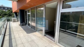 Ponúkame na predaj 3. izbový veľký byt s terasou v projekte - 2