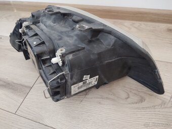 Svetlomet SEAT Ibiza / Cordoba III 6L - poškodený - 2