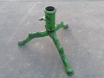 Predám starožitný stojan na Vianočný stromček - 2