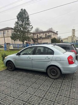 Hyundai acent 1.5 cdti - 2