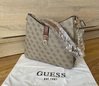 Kabelka Guess Zamira Quattro G - 2
