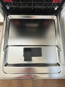 Umývačka riadu Whirlpool model W1030540 PELG v záruke - 2