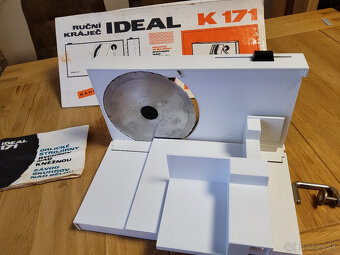 retro funkčný ručný krájač Ideal K 171 - 2