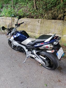 Suzuki gsr 600 - 2