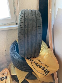 235/45 R17 - 2
