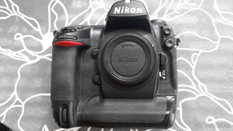 Nikon D2Hs - TOP stav (shutter count 7K+) - 2