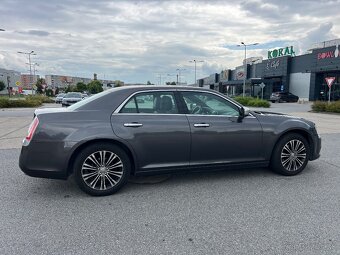 Lancia Thema (Chrysler 300C) benzín + LPG - 2