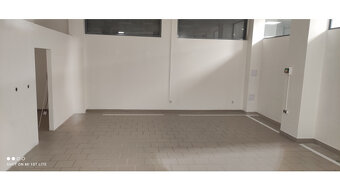 Obchodné priestory 50 m2 v OC na Sekčove - 2
