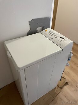 Predám práčku Zanussi ZWT 5105 – horné plnenie, 5 kg kapacit - 2
