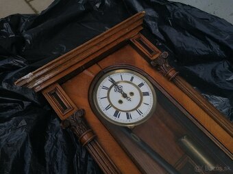 Predám starožitné  2- závažové nástenné hodiny Remember - 2