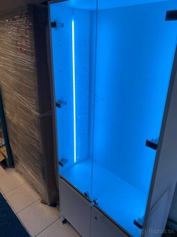 Vytrína presklená s led osvetlením - 2