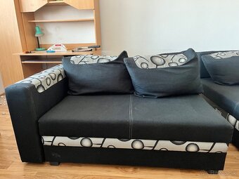 Rozťahovací gauč a písací stôl - 2