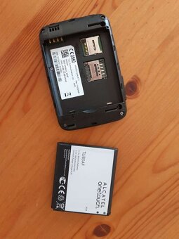 Alcatel MW40V 4G LTE WiFi Hotspot modem - 2