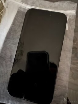 Predám iPhone 15 - 2