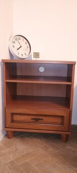 Skrinka pod televizor - 2