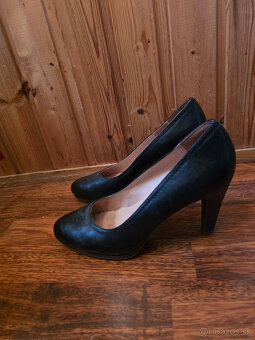 Predám čierne kožené lodičky - 2