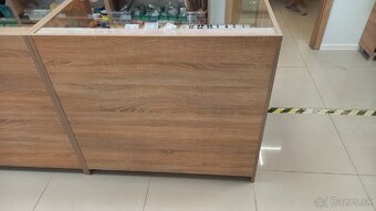 predám predajné presklené pulty - 2