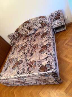 Manželská posteľ_čalúnená - 2