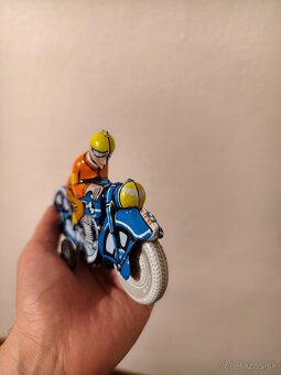 Plechová motorka - 2
