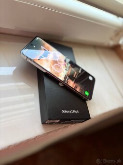 Samsung Galaxy Z Flip 5 256Gb - 2
