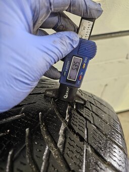 Zimné Pneu Nokian WR Snowproof 225/40 R19 2ks - 2