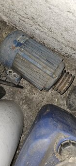 Motor na 380 4kw +remenica - 2