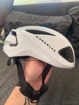 Cyklistická prilba Oakley ARO 3 Lite - 2
