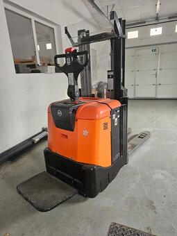 ručný elektrický vzv BT SPE200D - 2