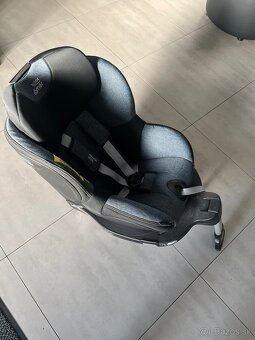 Detská autosedačka Brtiax Römer dualfix M isize p - 2