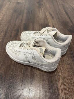 Nike - 2