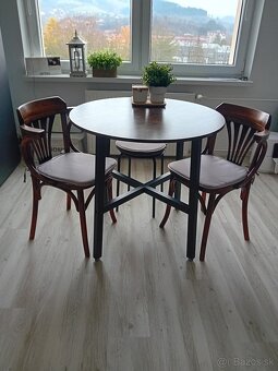 Predám okrúhly jedálensky stôl - 2