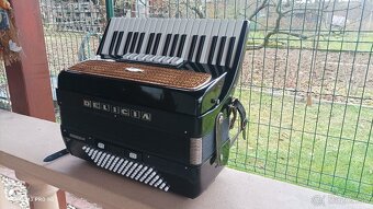 Harmonika-Akordeón.Delícia Carmen, 96basová.Krásna čierna. - 2