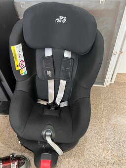 Autosedačka otočna Britax Romer - 2