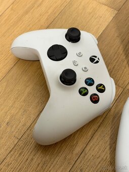 Xbox series S 512Gb + 2x ovladac plus zaruka - 2