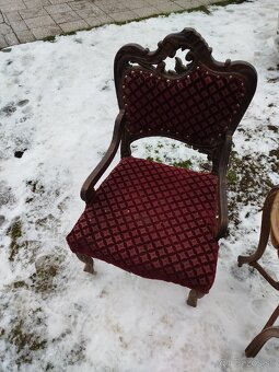 Starožitné kreslo a stolček - 2