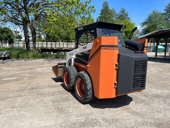 Šmykom riadeny nakladač Kubota Trak 1000 - 2