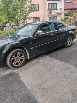 Predám Chrysler C300. - 2