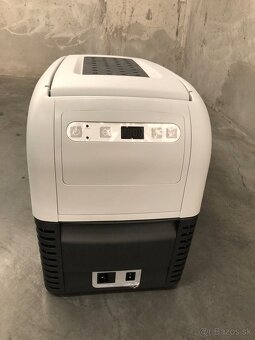 Kompresorovy chladiaci box Dometic CF16, 12/24/230V - 2