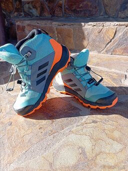 Turisticke topanky Adidas - 2