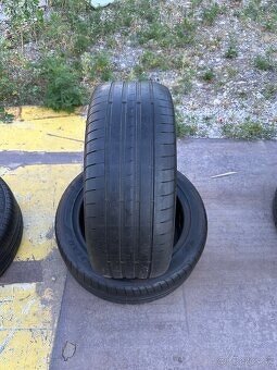 245/45 R18 - 2