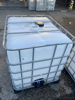 Nádrž 1000l IBC kontajner - 2