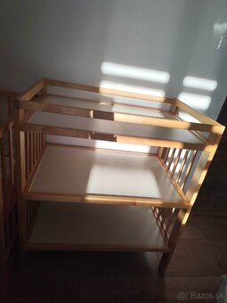 Prebaľovací pult - 2